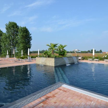Characteristic Apartment In Codigoro With Pool Экстерьер фото