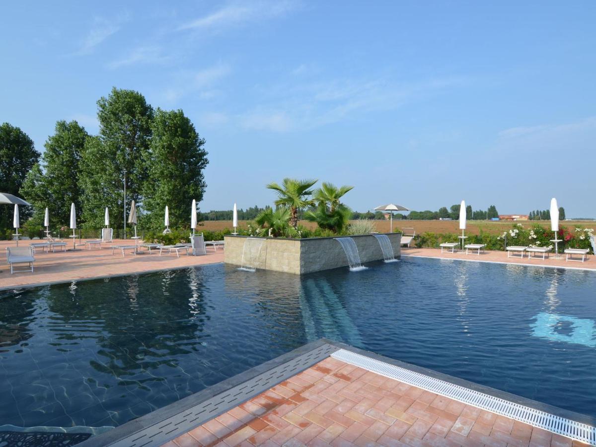 Characteristic Apartment In Codigoro With Pool Экстерьер фото
