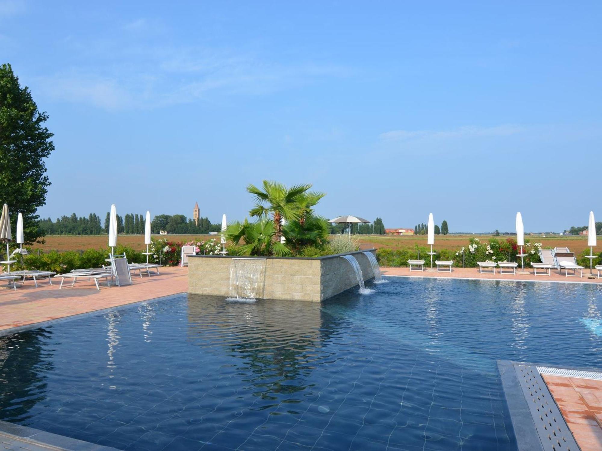 Characteristic Apartment In Codigoro With Pool Экстерьер фото
