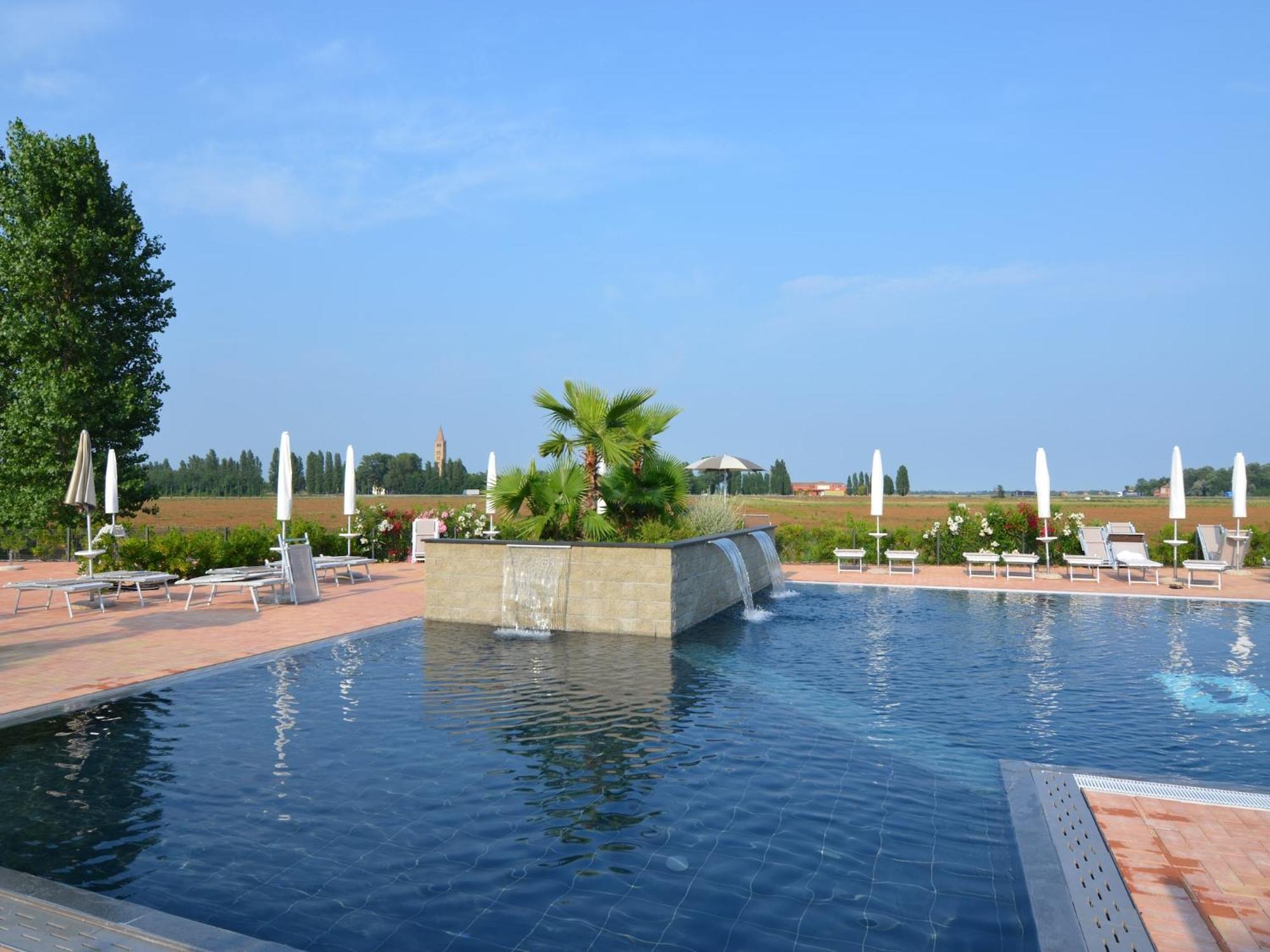 Characteristic Apartment In Codigoro With Pool Экстерьер фото