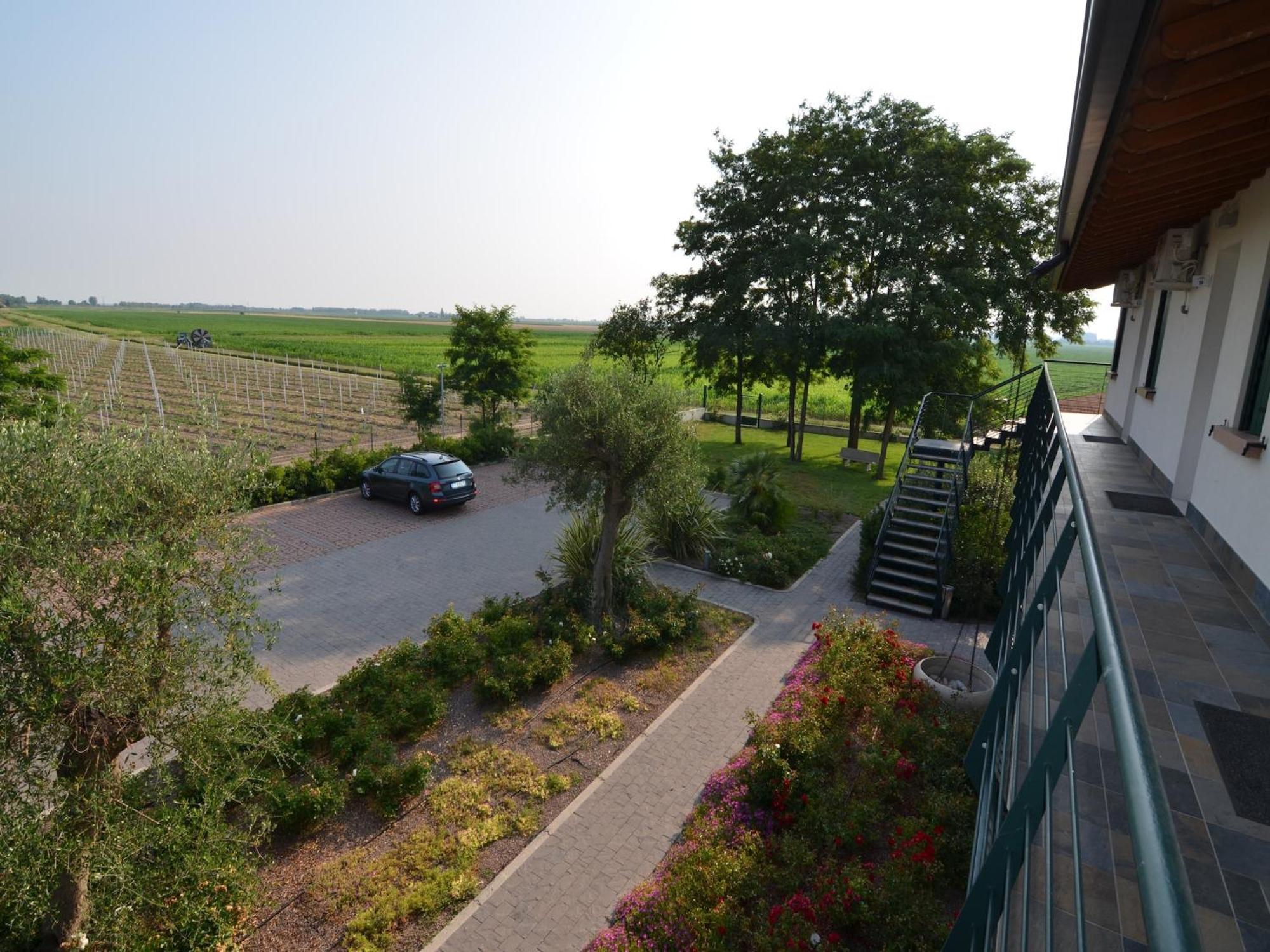 Characteristic Apartment In Codigoro With Pool Экстерьер фото