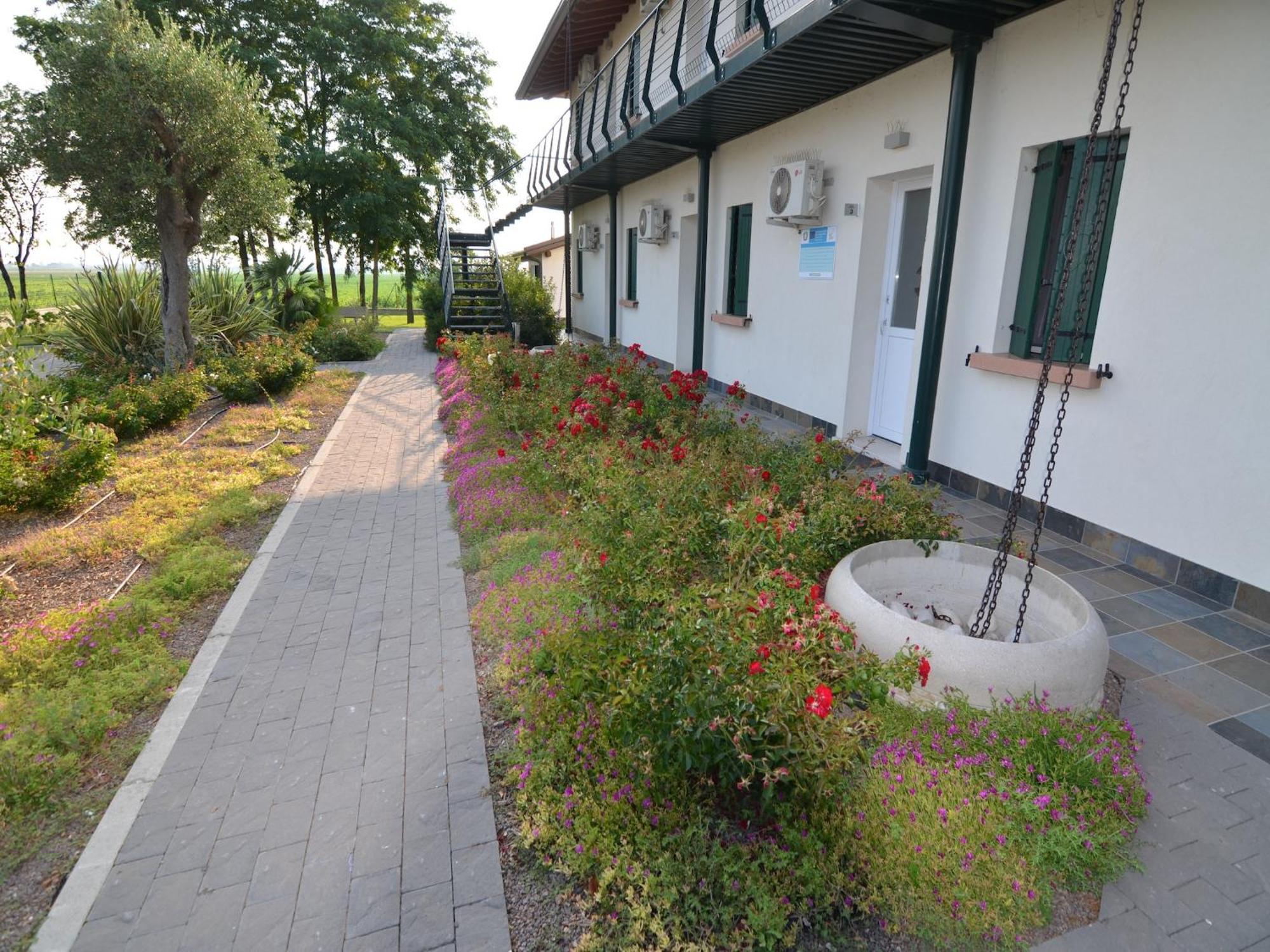 Characteristic Apartment In Codigoro With Pool Экстерьер фото