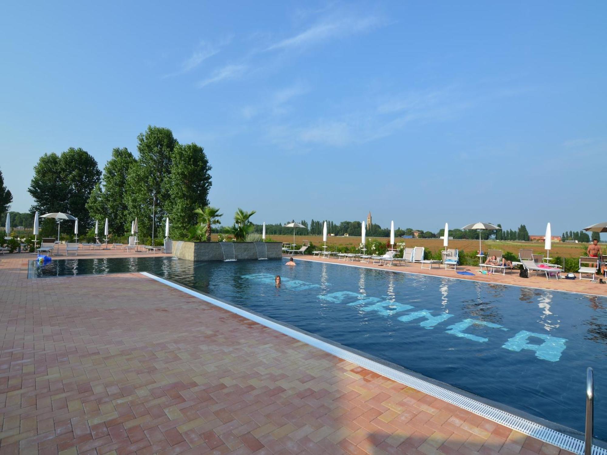 Characteristic Apartment In Codigoro With Pool Экстерьер фото